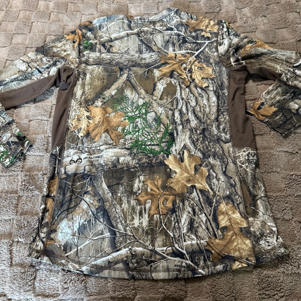 Realtree Edge Camouflage Shirt with Scent Control - Picture 5 of 5